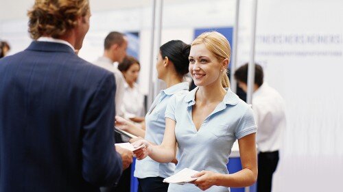 Fata ca hostess-protocol, 2-3 ore dupa programul de lucru, bani multi.