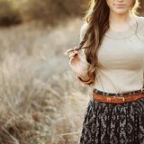 Fata ca hostess-protocol, 2-3 ore dupa programul de lucru, bani multi